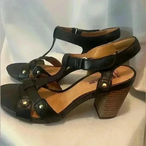 CLARKS
Collection Women's Banoy Valtina Dress Sandals Black Size 8n - Picture 2 of 7